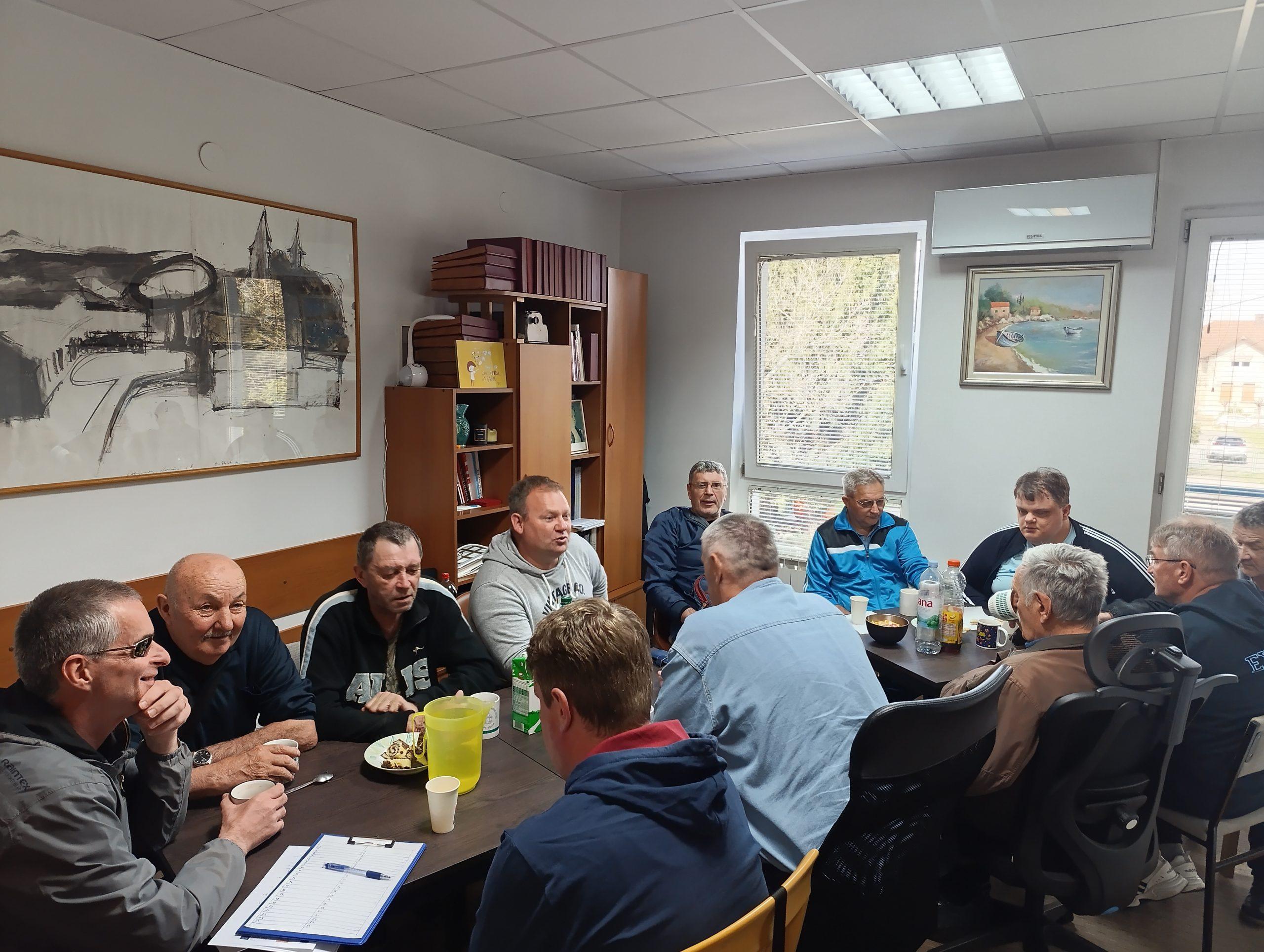 Kviz znanja: Spoj sportskih zanimljivosti i praktičnih savjeta za muške članove Udruge slijepih