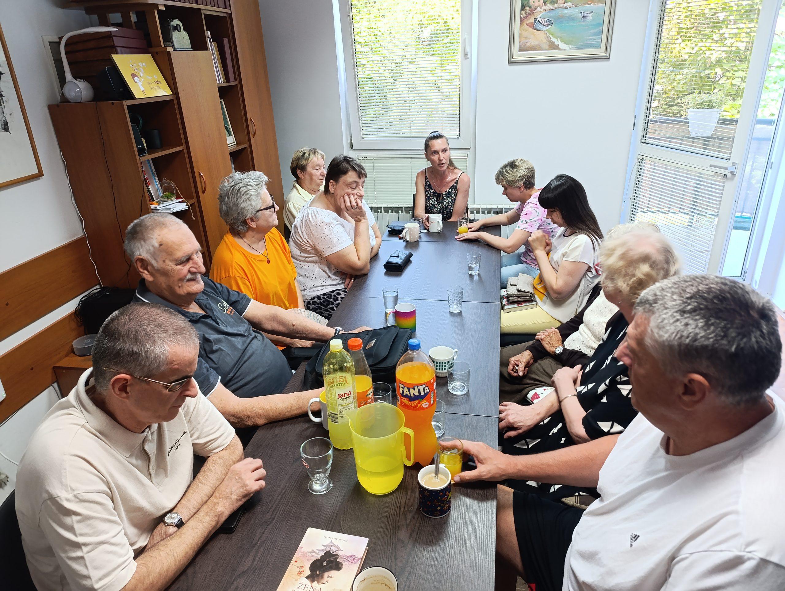 Čitateljski klub Šišmiš: Rasprava o knjizi “Žena u bijelom kimonu”