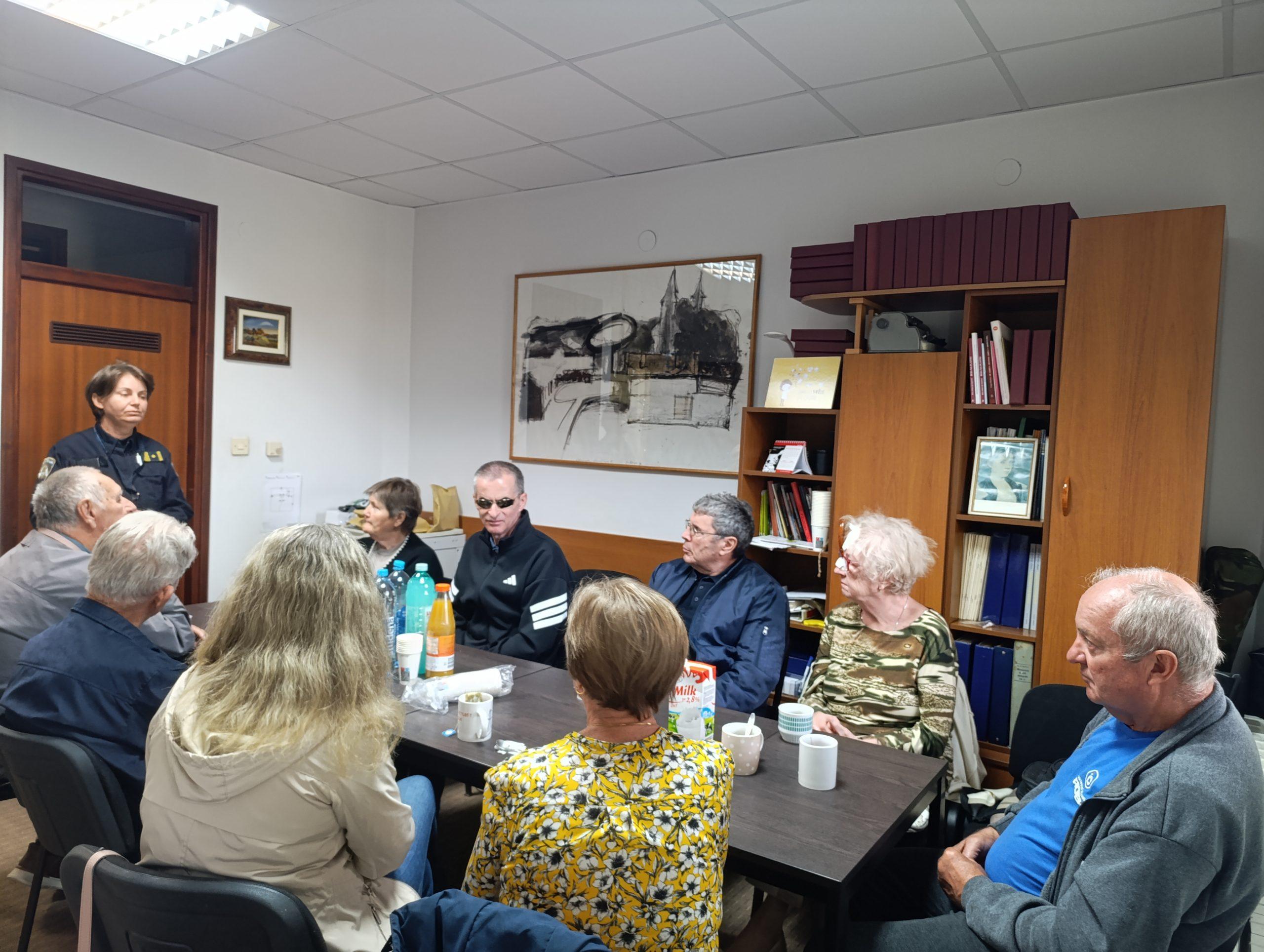 Sigurnost i vidljivost u prometu: PU KKŽ održala radionicu u Udruzi slijepih KKŽ